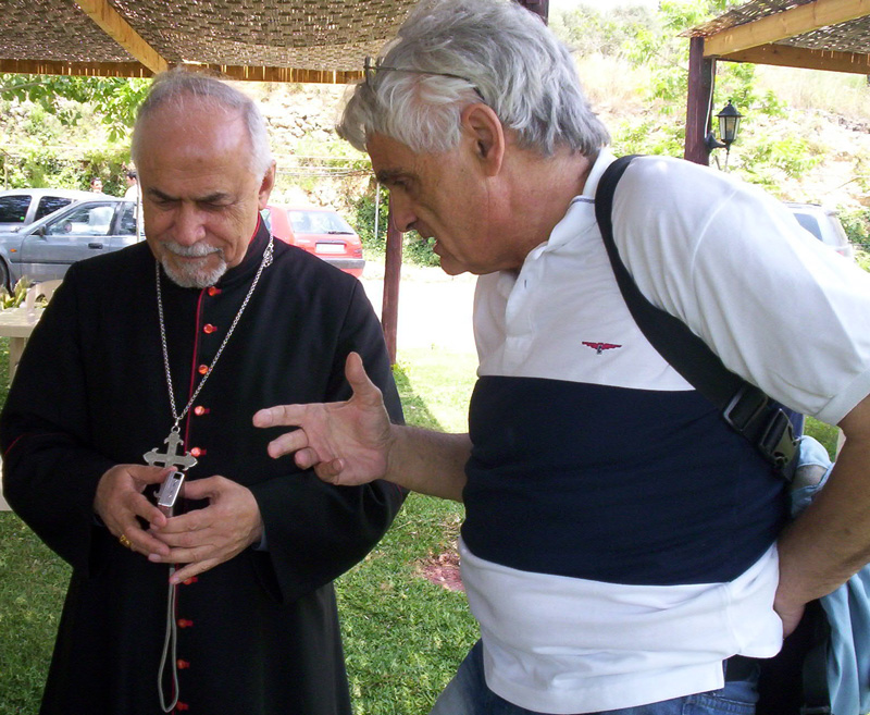 L'auteur avec Mgr Casmoussa au Liban